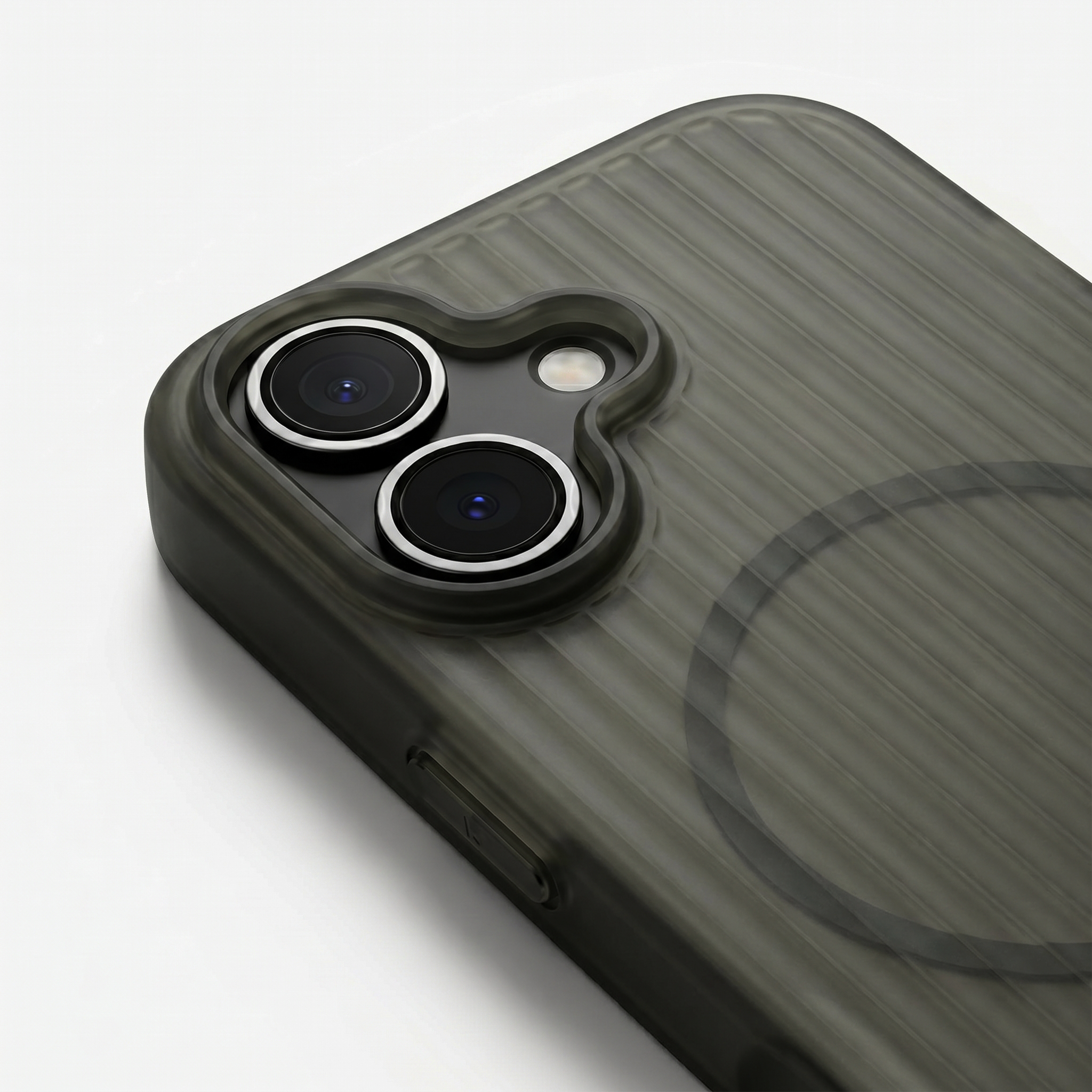 THE AVARAN Element Translucent Case with MagSafe - iPhone 17