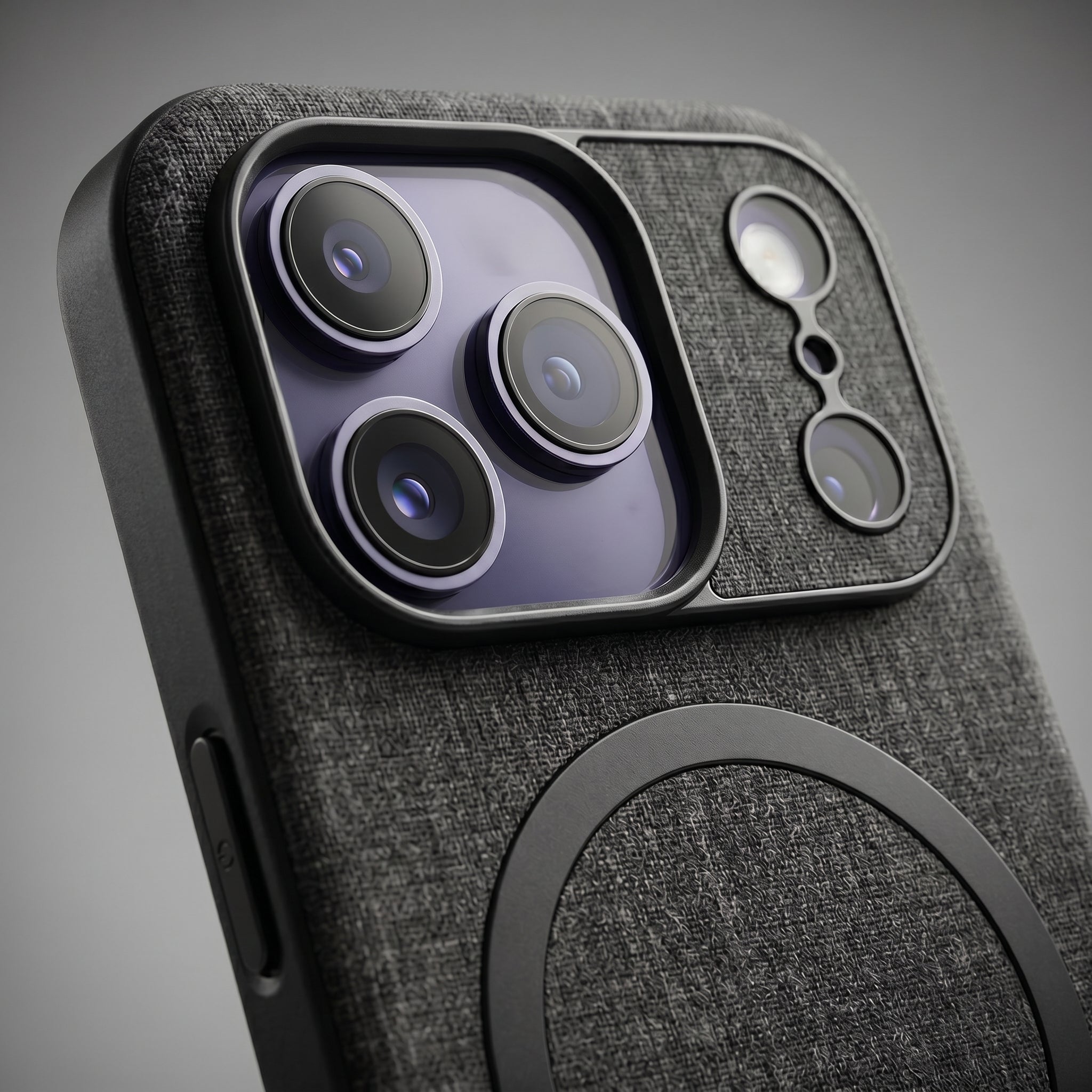 The Avaran Elite Tailored Leather Cover - iPhone 17 Pro Max