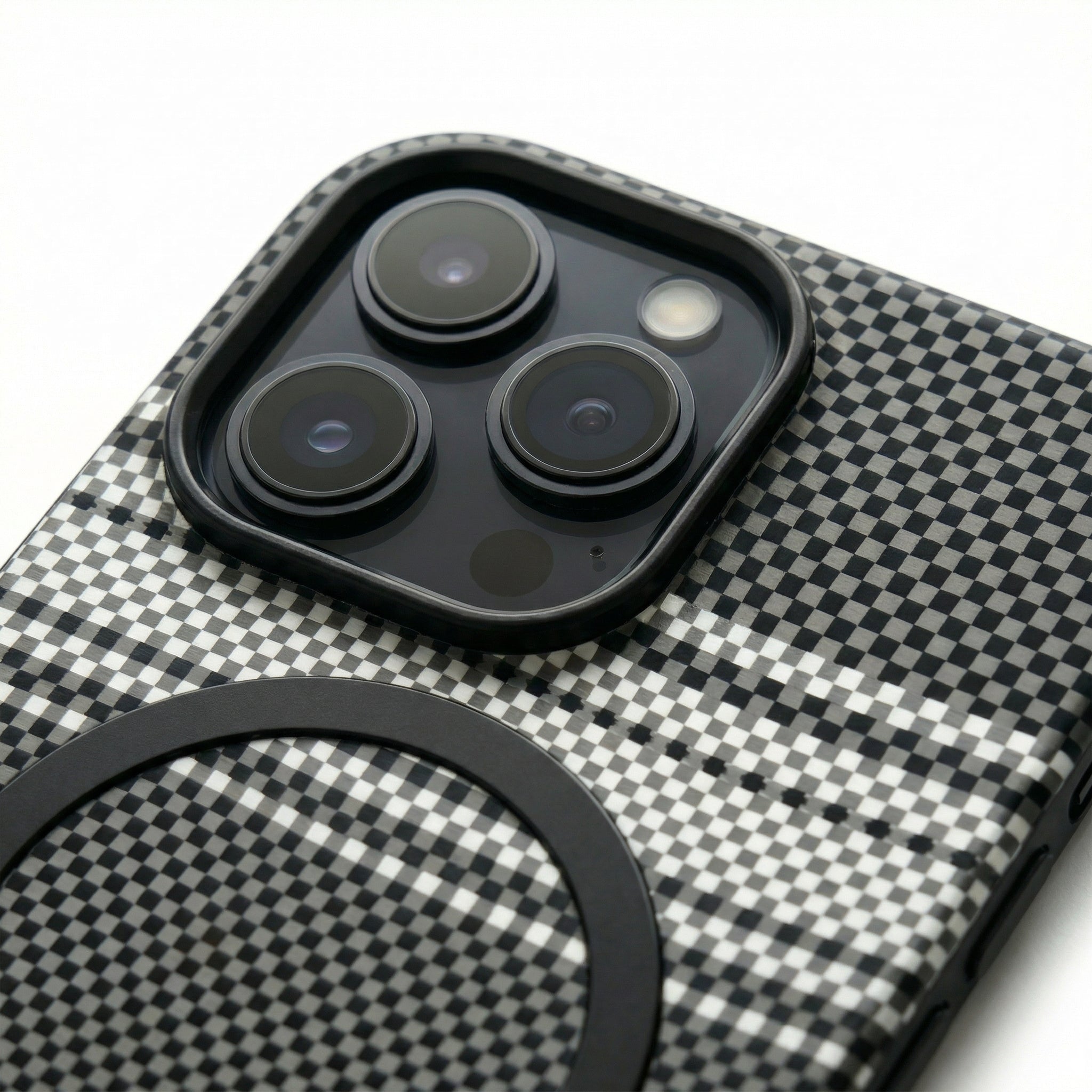 The Avaran Classic Matte - iPhone 14 Pro