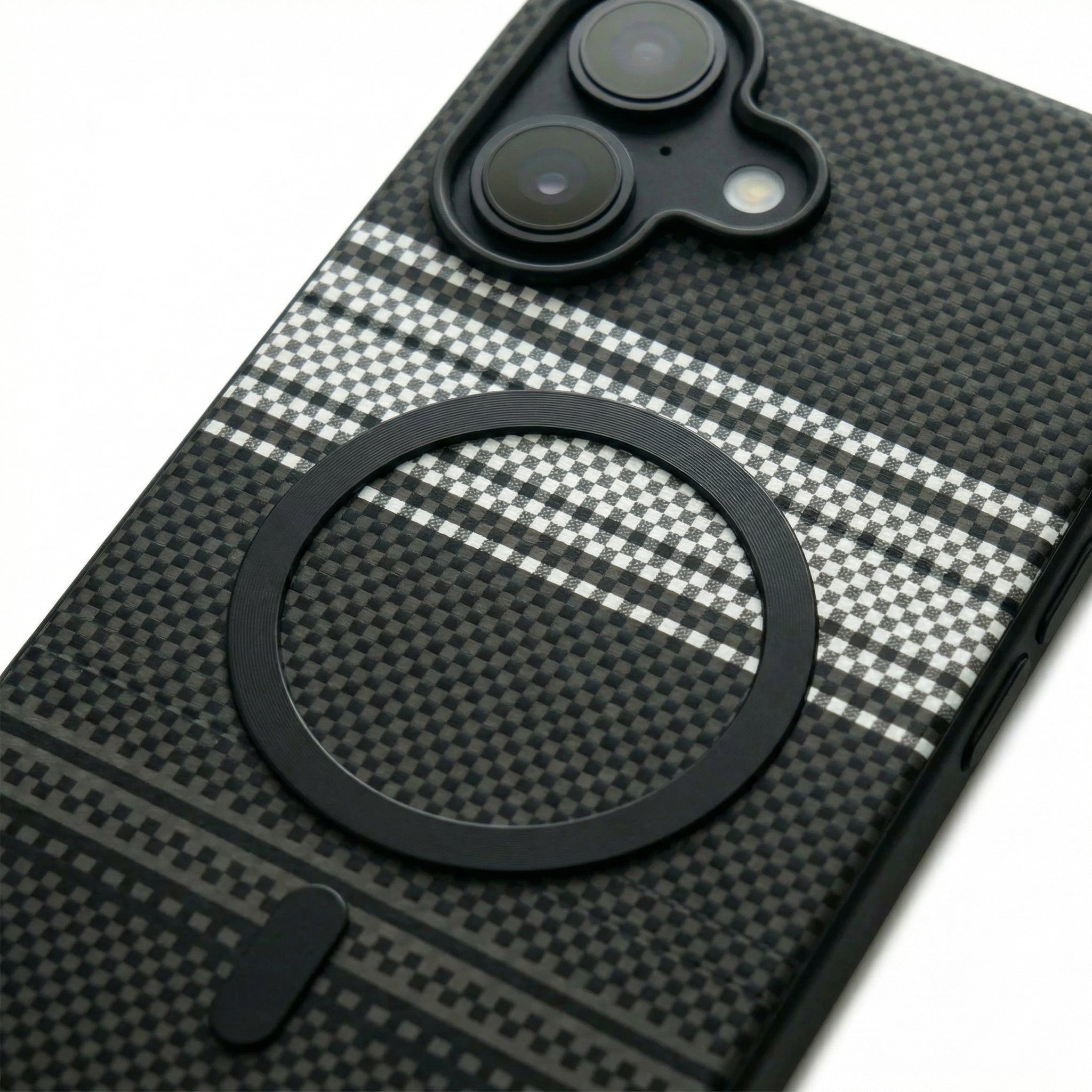The Avaran Classic Matte - iPhone 16 Plus