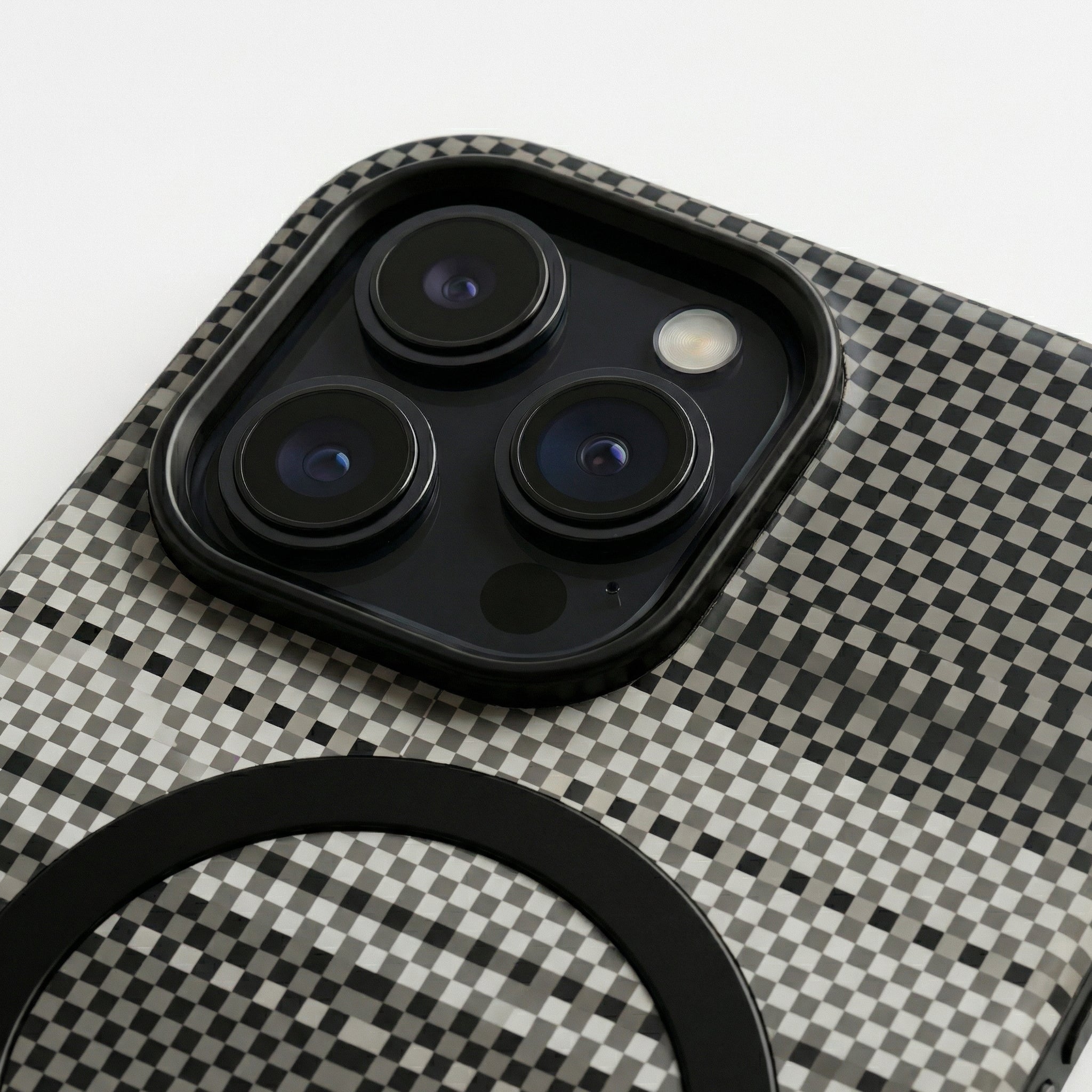 The Avaran Classic Matte - iPhone 16 Pro