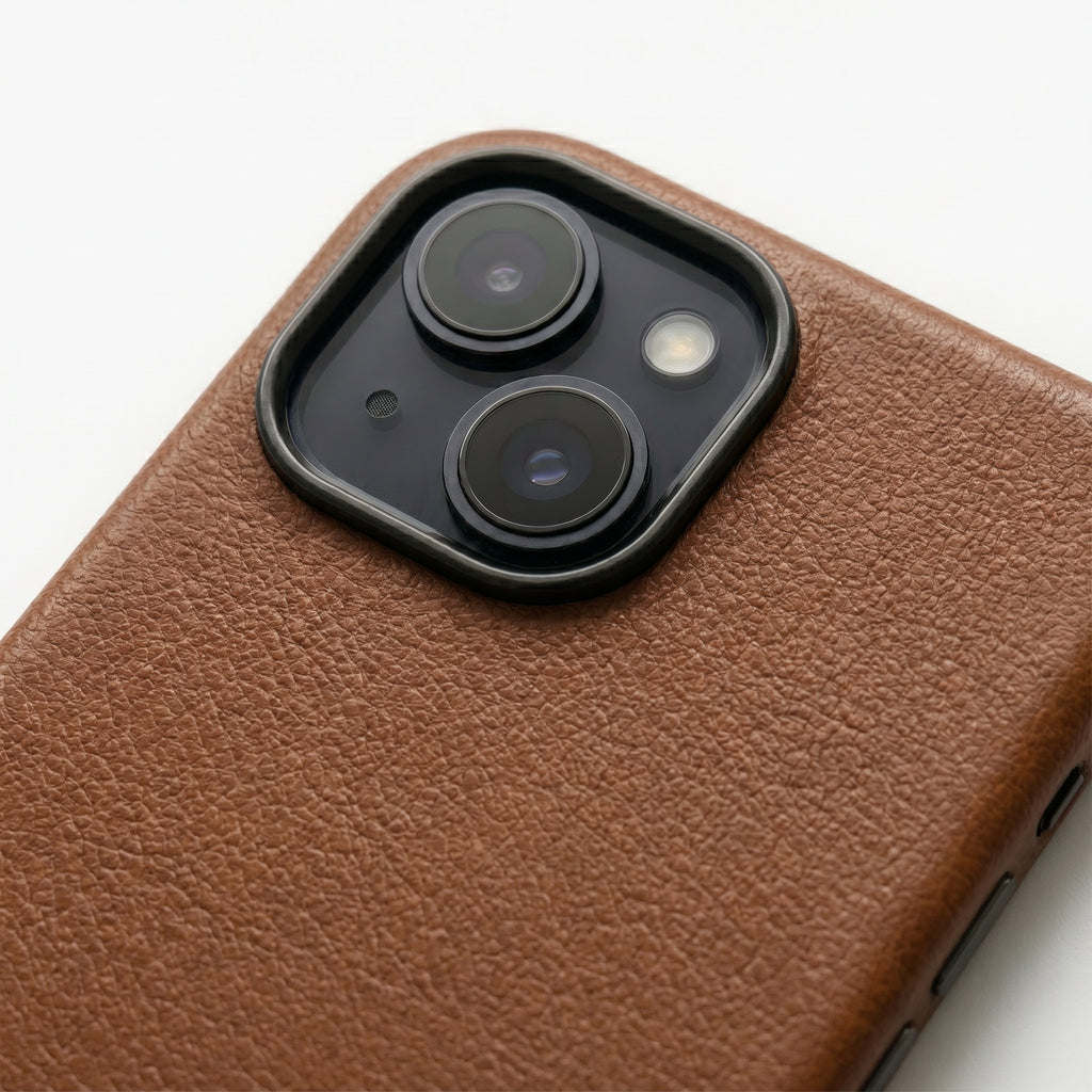 THE AVARAN Classic Pebble Leather Case - iPhone 13.