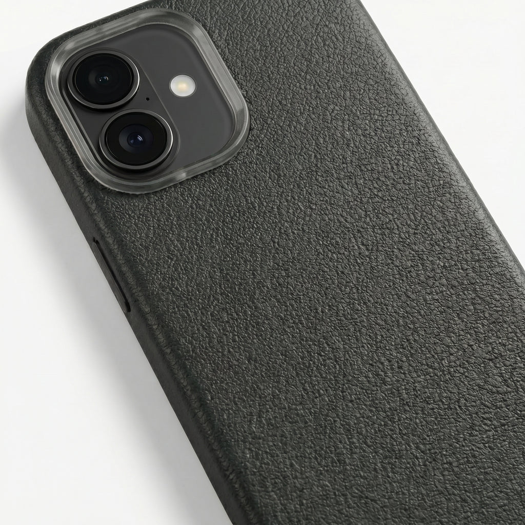 THE AVARAN Classic Pebble Leather Case - iPhone 16 plus.