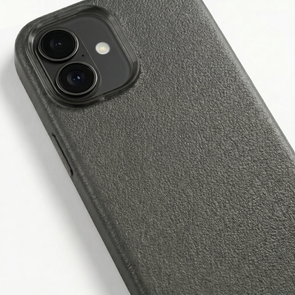 THE AVARAN Classic Pebble Leather Case - iPhone 16 plus.