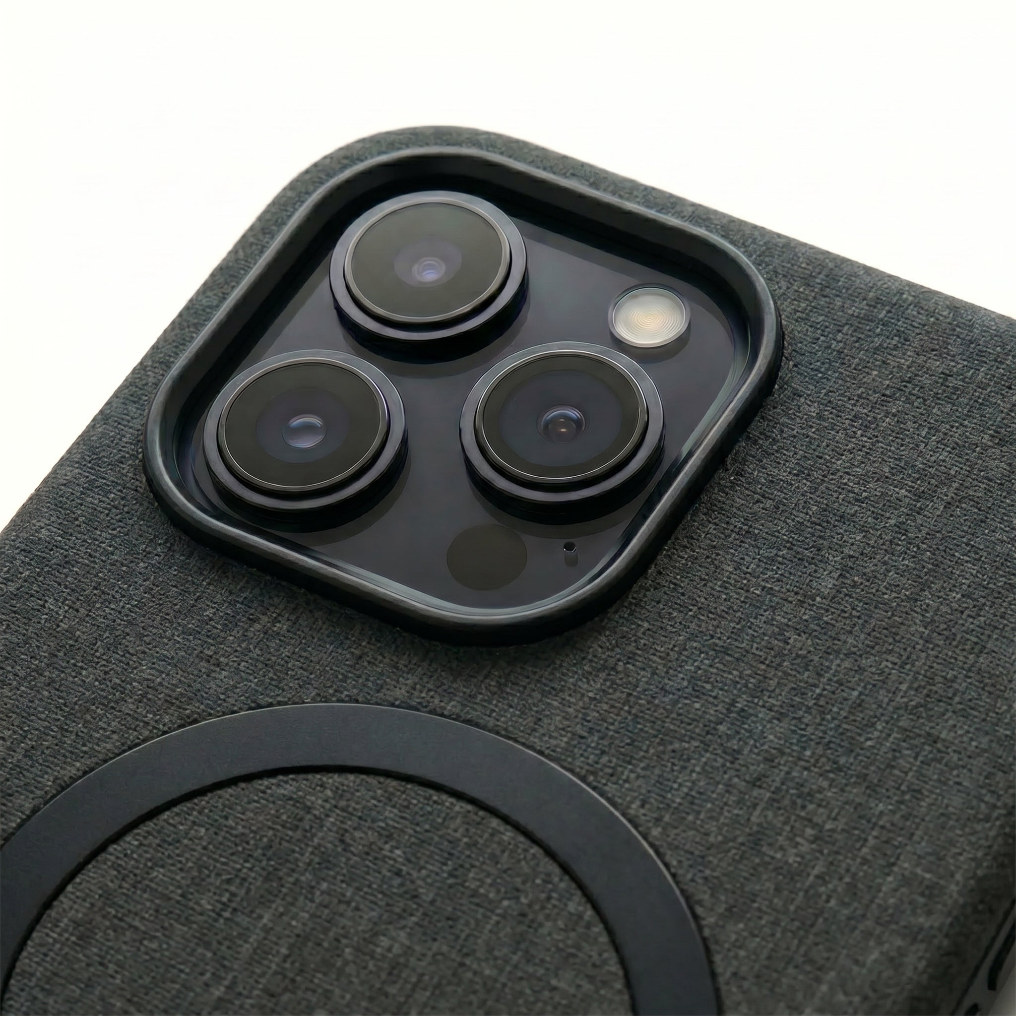The Avaran Elite Tailored Leather Cover - iPhone 13 Pro Max