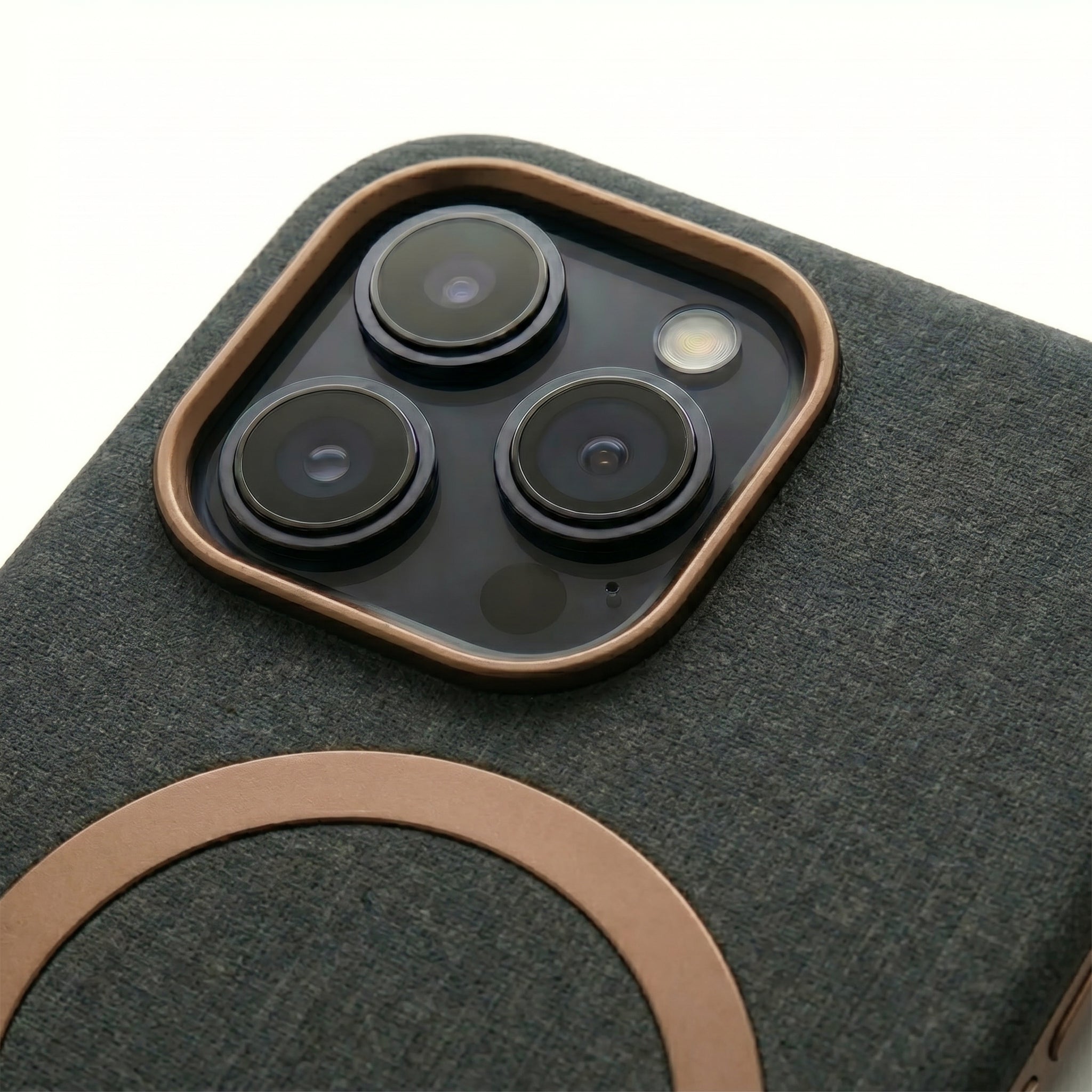 The Avaran Elite Tailored Leather Cover - iPhone 13 Pro Max