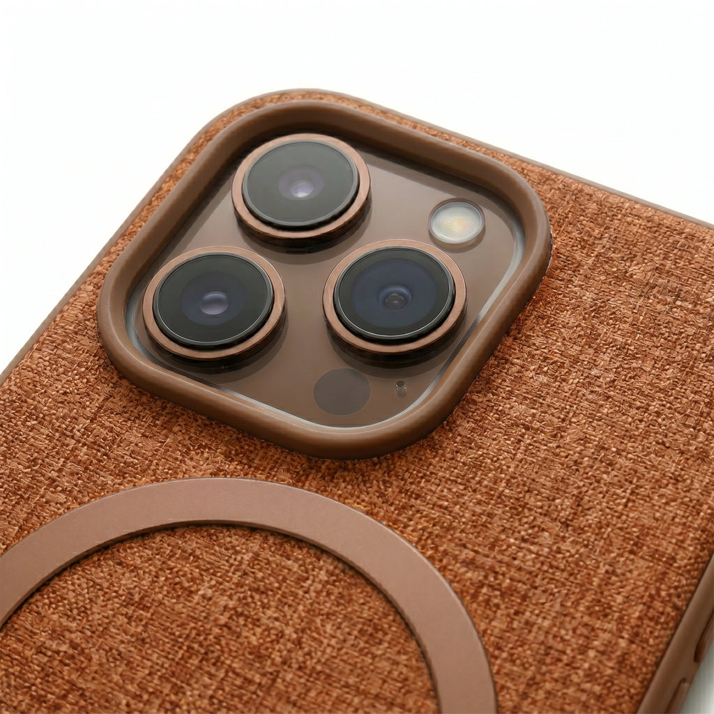 The Avaran Elite Tailored Leather Cover - iPhone 16 Pro