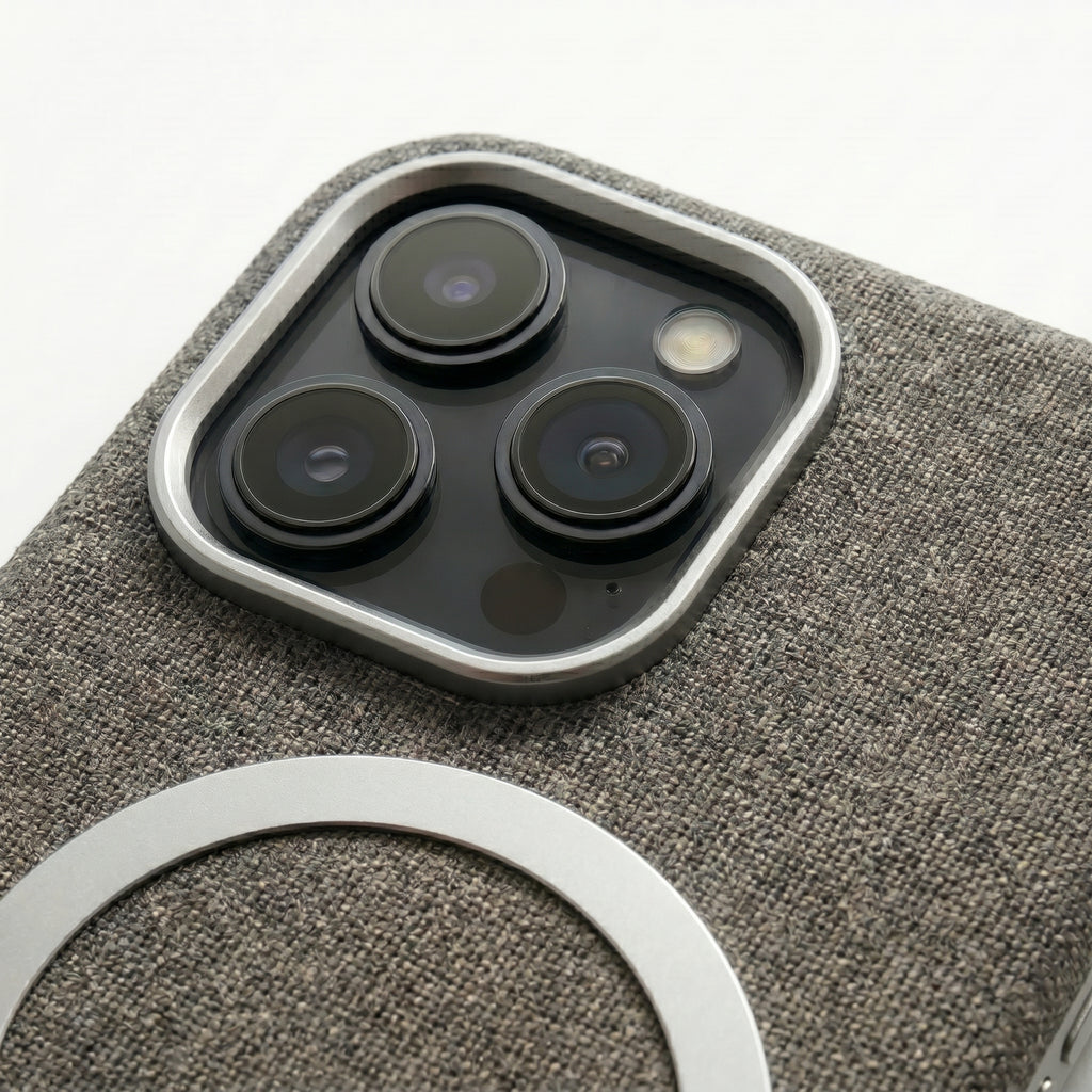 The Avaran Elite Tailored Leather Cover - iPhone 16 Pro Max